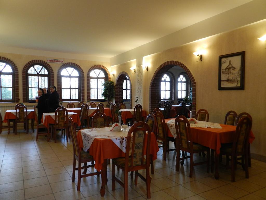Dom Pielgrzyma Hotel Kalwaria Zebrzydowska Ngoại thất bức ảnh